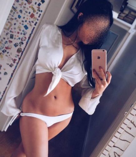 Zevkine sikişen Adana Escort